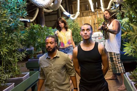Graceland.S01E04.Pizza.Box.1080p.WEB.